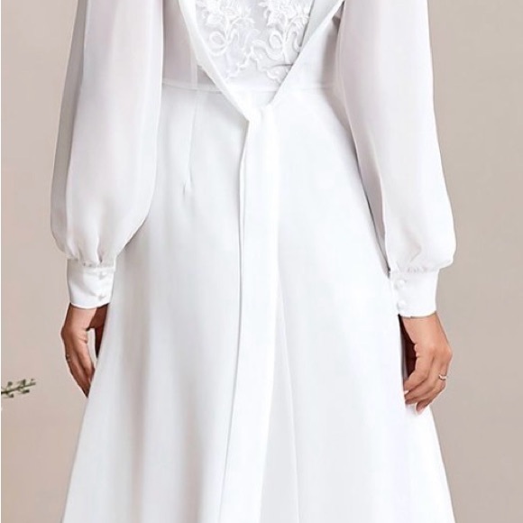 JJs House White Maxi Dress with Flowing Sleeves - Picture 2 of 3
